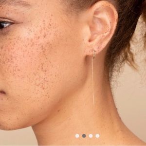 Mejuri Hook Threader earrings in 14k gold